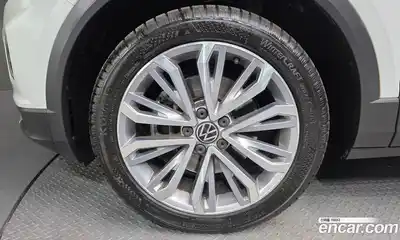 Volkswagen T-Roc 2022 2.0 Автомат в Москве № 214934, миниатюра 5