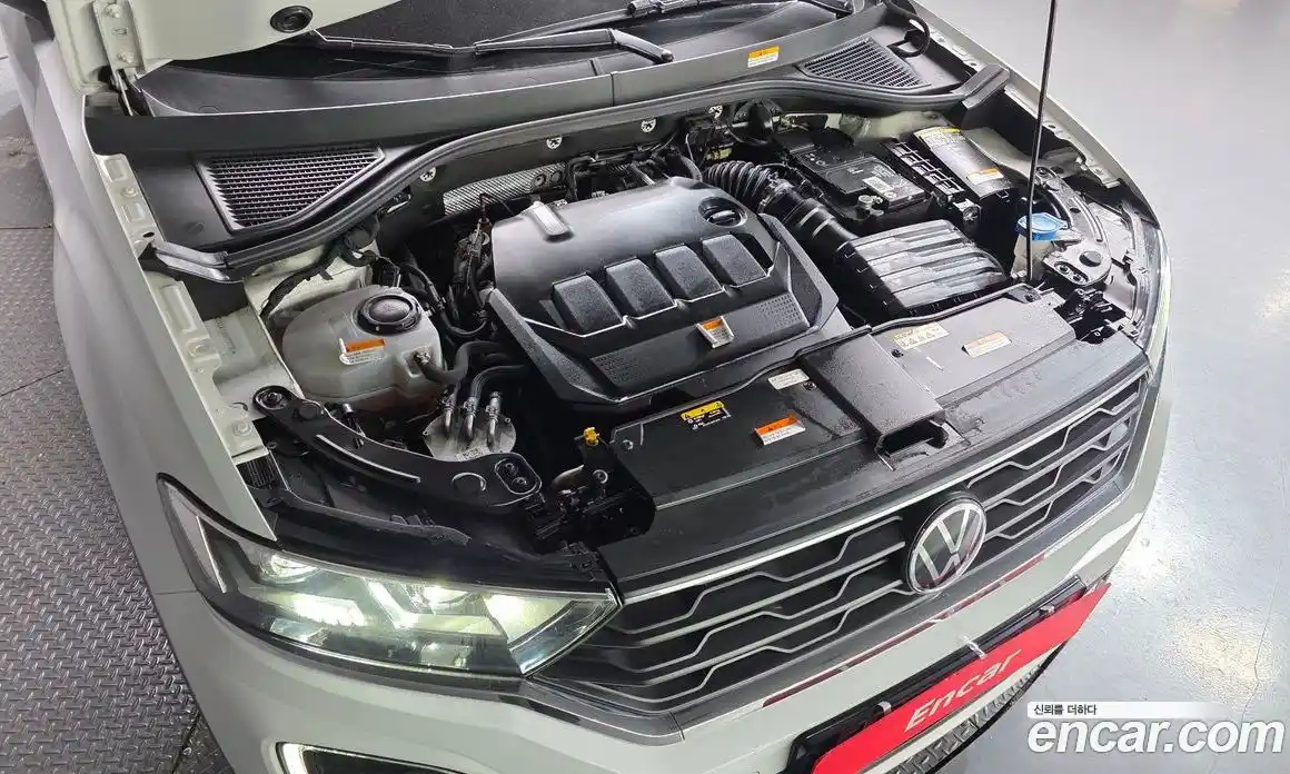 Volkswagen T-Roc 2022 2.0 Автомат в Москве № 214934, фото 6