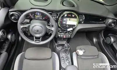 Mini Cooper Convertible 2022 2.0 Автомат в Москве № 221168, миниатюра 3