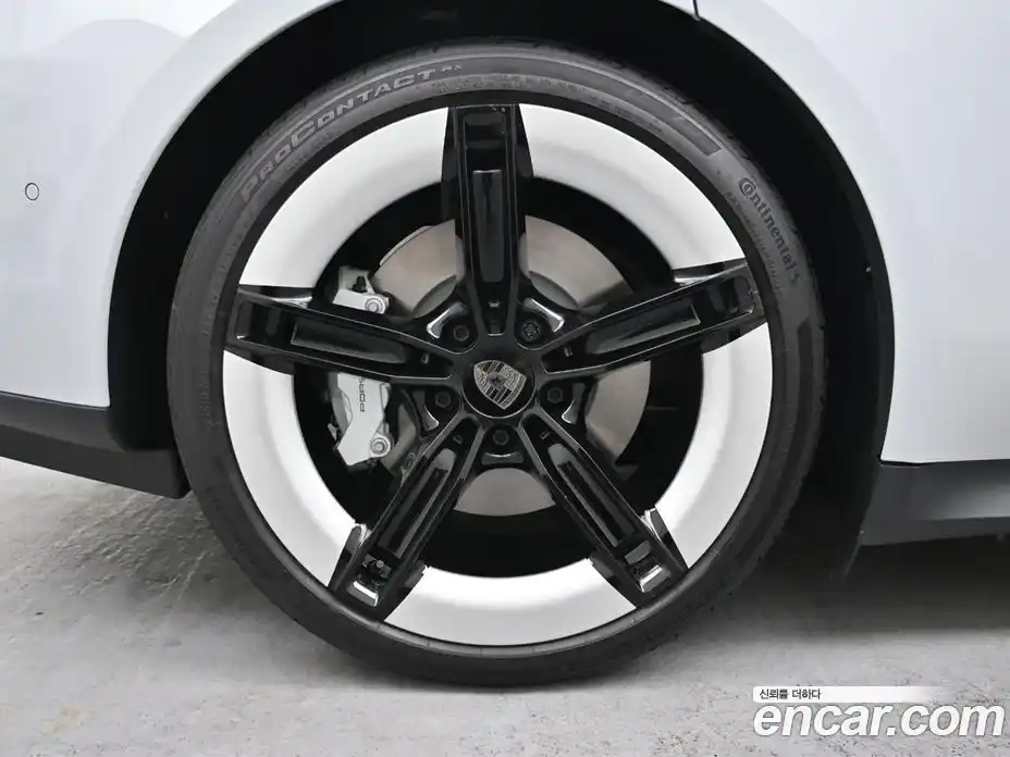 Porsche Taycan 2025 Автомат в Москве № 225696, фото 5