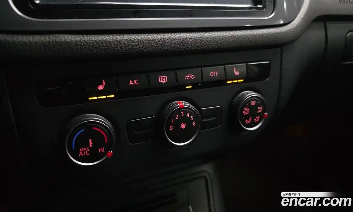 Volkswagen Tiguan 2016 2.0 Автомат в Москве № 228569, фото 4