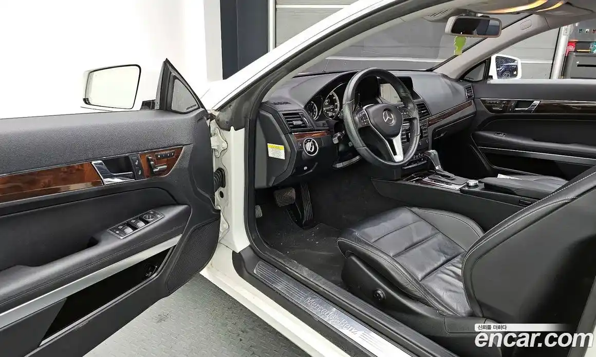 Mercedes-Benz E-Class 2013 3.5 Автомат в Москве № 229432, фото 16