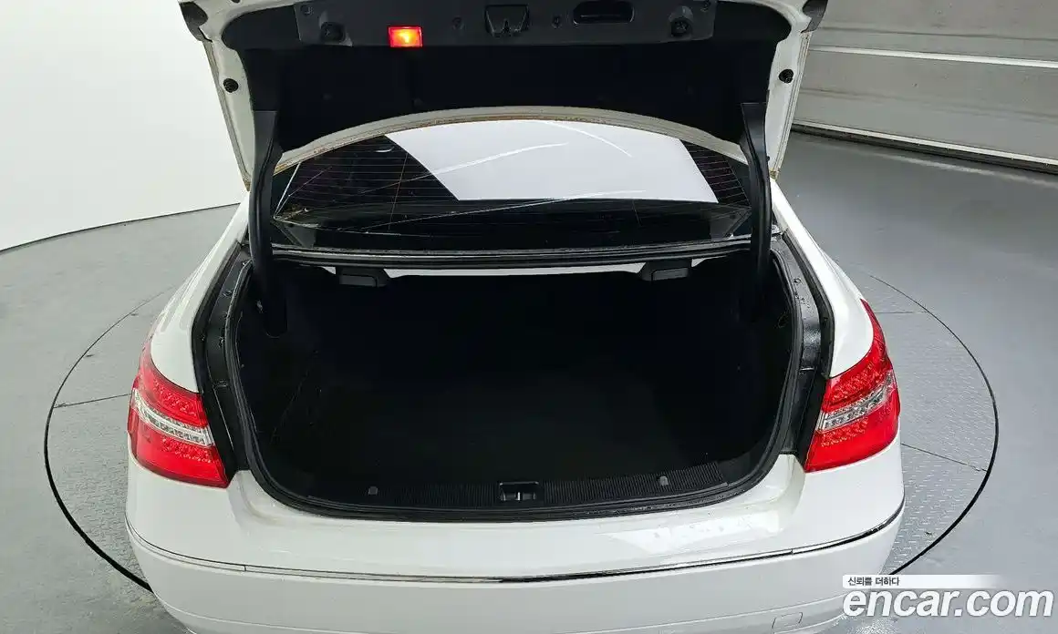 Mercedes-Benz E-Class 2013 3.5 Автомат в Москве № 229432, фото 4