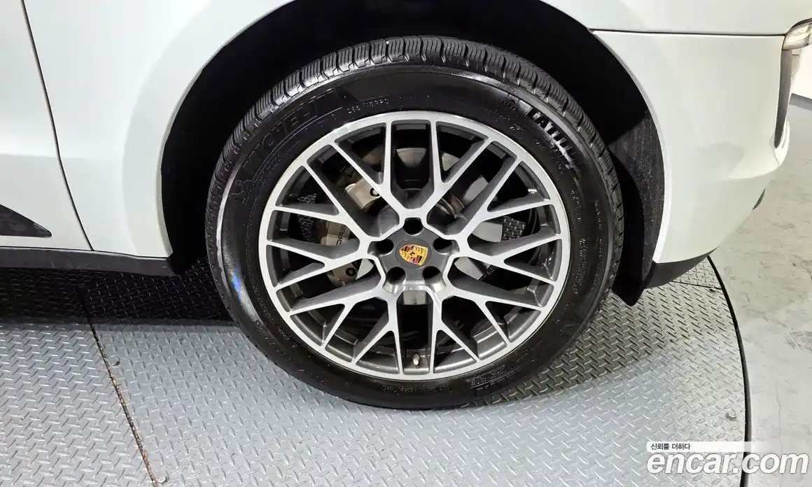 Porsche Macan 2017 3.0 Автомат в Москве № 230998, фото 5