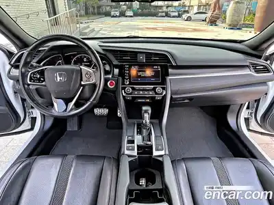 Honda Civic 2019 1.5 Автомат в Москве № 232975, миниатюра 5