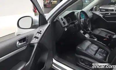 Volkswagen Tiguan 2012 2.0 Автомат в Москве № 276229, миниатюра 6