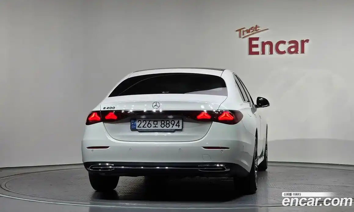 Mercedes-Benz E-Class 2025 2.0 Автомат в Москве № 286834, фото 4