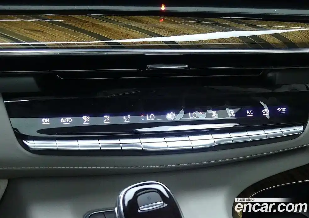 Cadillac Escalade 2022 6.2 Автомат в Москве № 296471, фото 13