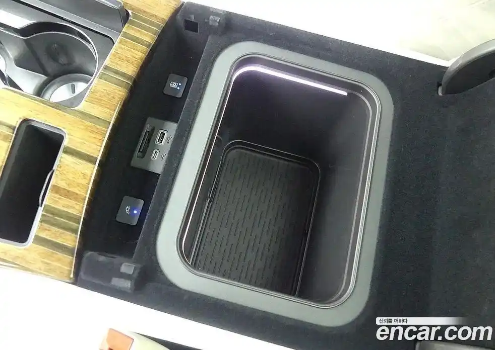 Cadillac Escalade 2022 6.2 Автомат в Москве № 296471, фото 14