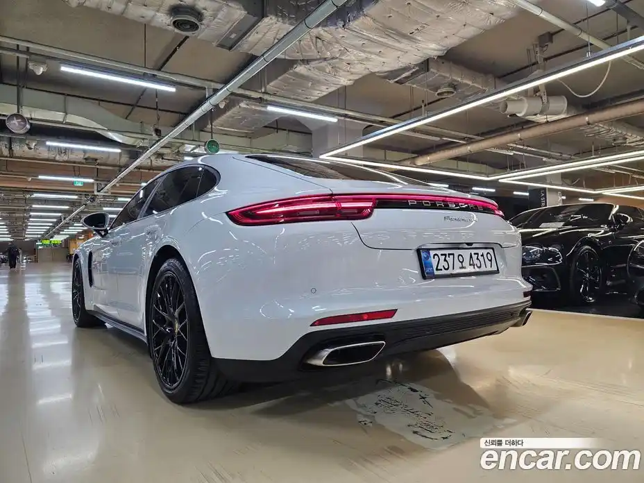 Porsche Panamera 2018 3.0 Автомат в Москве № 297671, фото 3