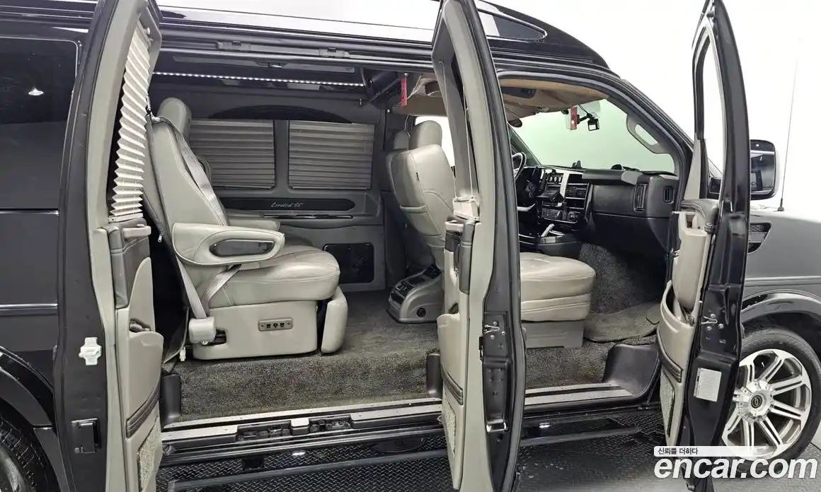 Chevrolet Express Van 2016 6.0 Автомат в Москве № 385337, фото 12