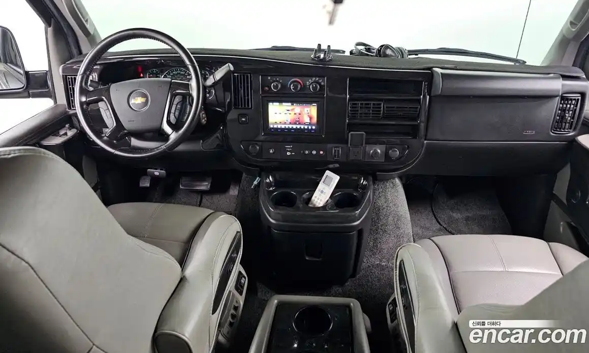 Chevrolet Express Van 2016 6.0 Автомат в Москве № 385337, фото 7