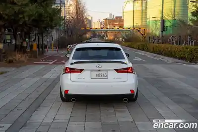 Lexus IS 2016 2.0 Автомат в Москве № 399096, миниатюра 2