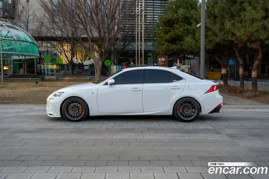 Lexus IS 2016 2.0 Автомат в Москве № 399096, фото 7