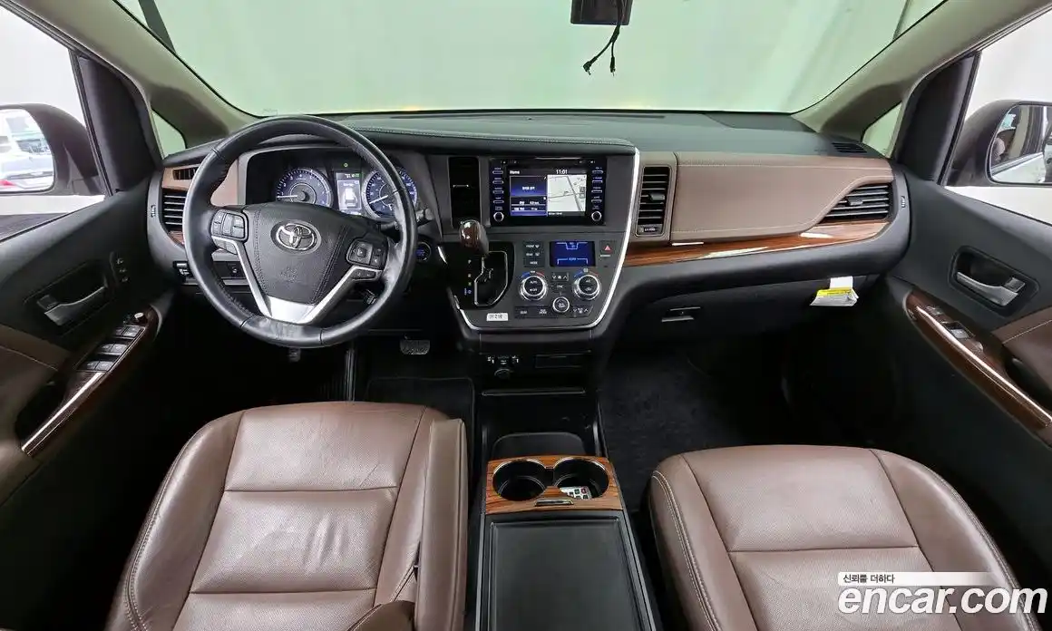 Toyota Sienna 2018 3.5 Автомат в Москве № 402136, фото 6