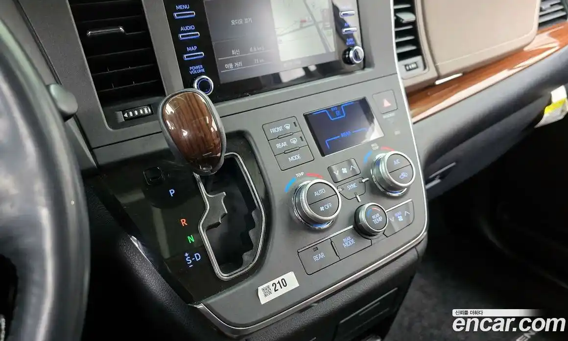 Toyota Sienna 2018 3.5 Автомат в Москве № 402136, фото 8