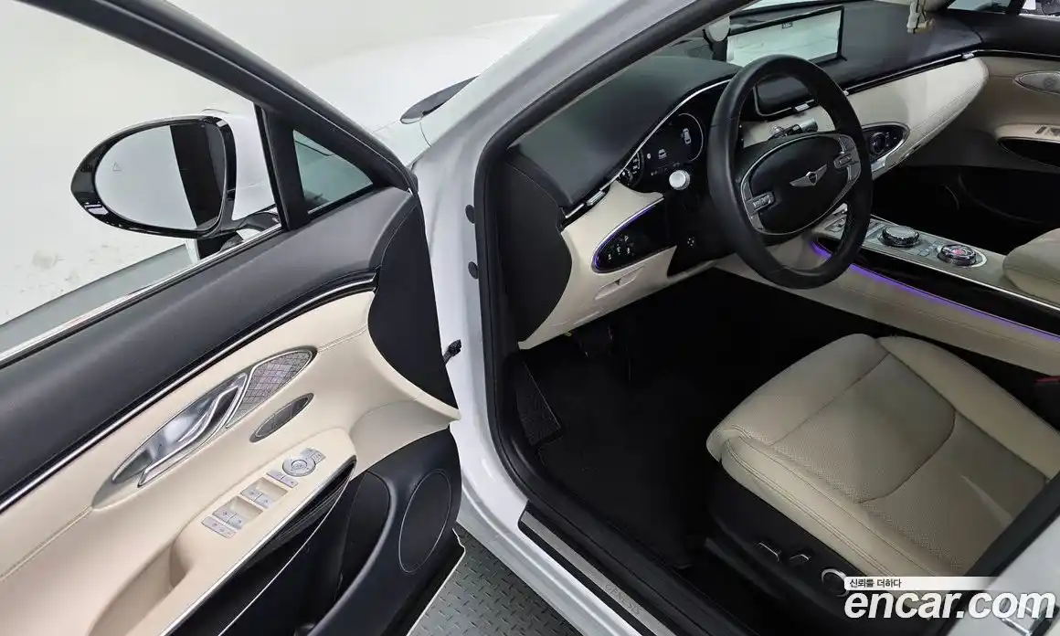 Genesis GV70 2024 2.5 Автомат в Москве № 418941, фото 11