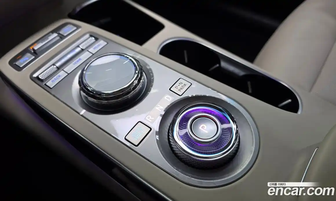 Genesis GV70 2024 2.5 Автомат в Москве № 418941, фото 9