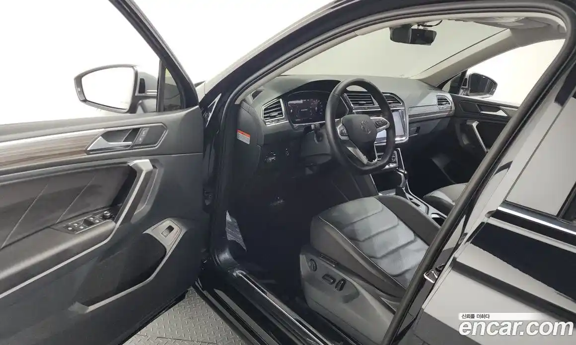 Volkswagen Tiguan 2024 2.0 Автомат в Москве № 428201, фото 10