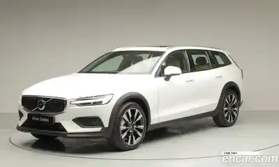 Volvo V60, 2025