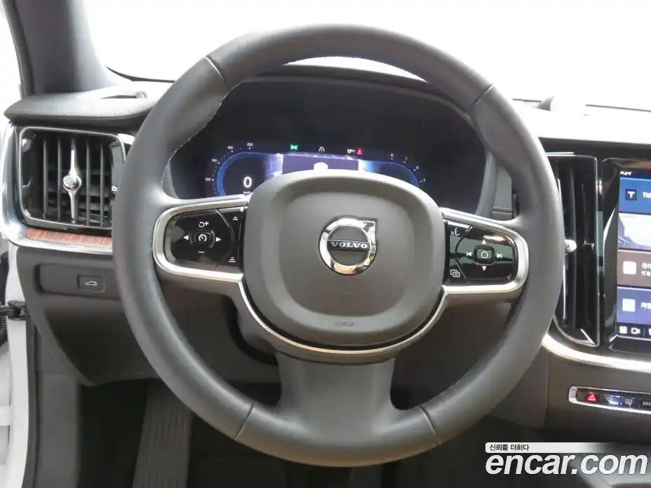 Volvo V60 2025 2.0 Автомат в Москве № 430242, фото 15