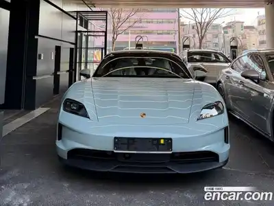 Porsche Taycan 2025 Автомат в Москве № 430392, миниатюра 3