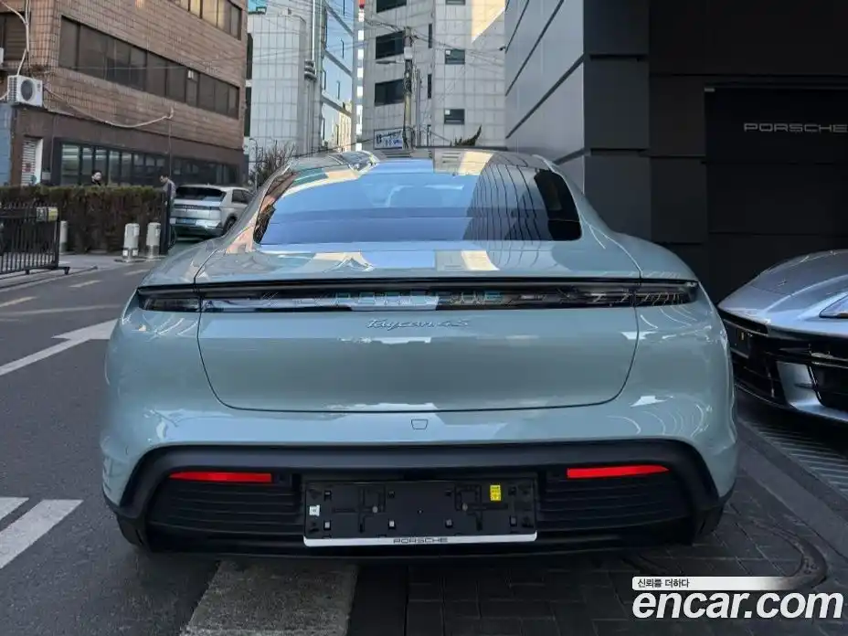 Porsche Taycan 2025 Автомат в Москве № 430392, фото 4