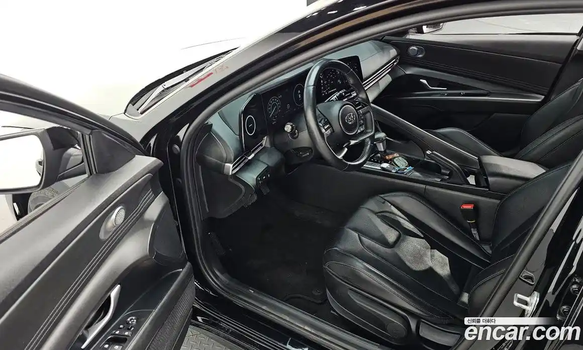 Hyundai Avante 2022 1.6 Автомат в Москве № 450428, фото 11