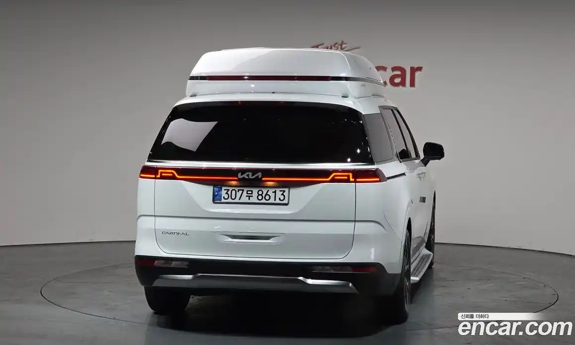 Kia Canival 2023 3.5 Автомат в Москве № 450864, фото 3