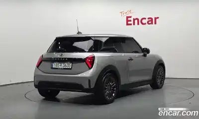 Mini Cooper 2025 2.0 Автомат в Москве № 492648, миниатюра 2