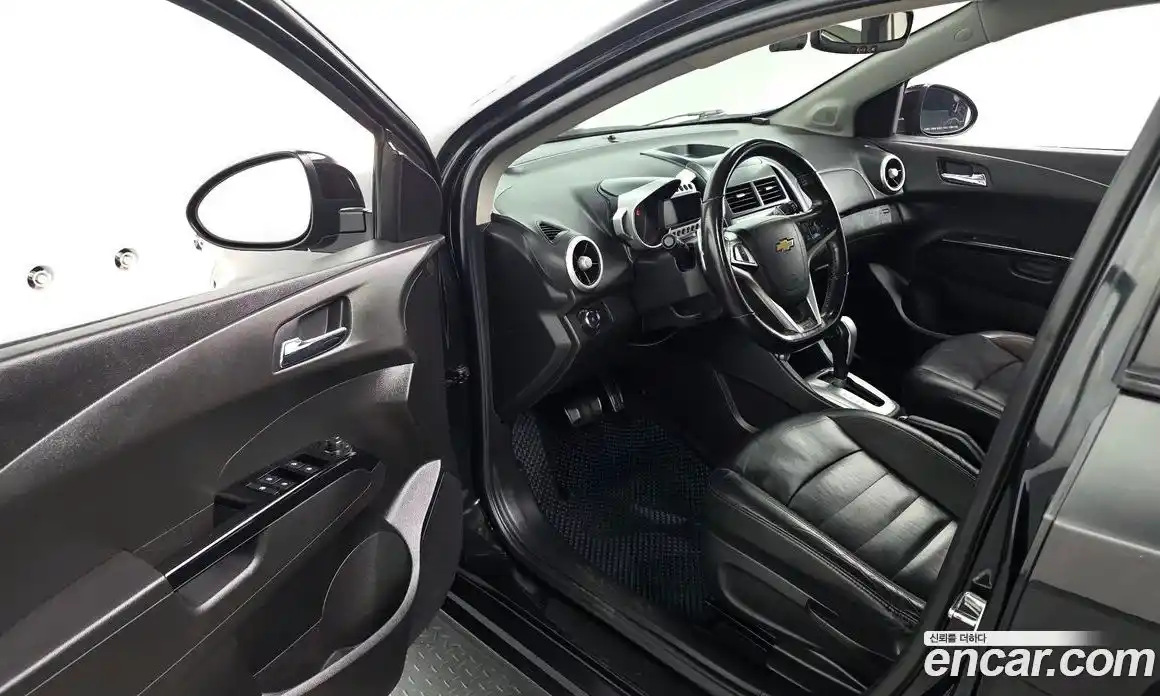 Chevrolet Aveo 2015 1.4 Автомат в Москве № 492986, фото 11