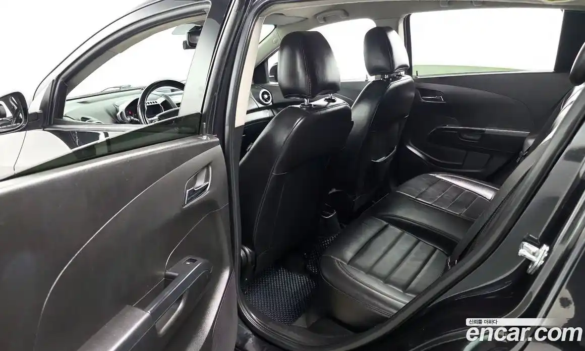 Chevrolet Aveo 2015 1.4 Автомат в Москве № 492986, фото 12