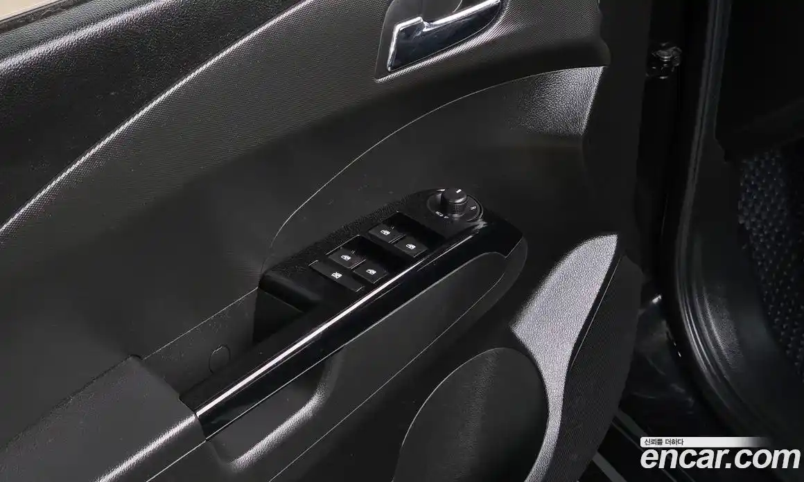 Chevrolet Aveo 2015 1.4 Автомат в Москве № 492986, фото 17