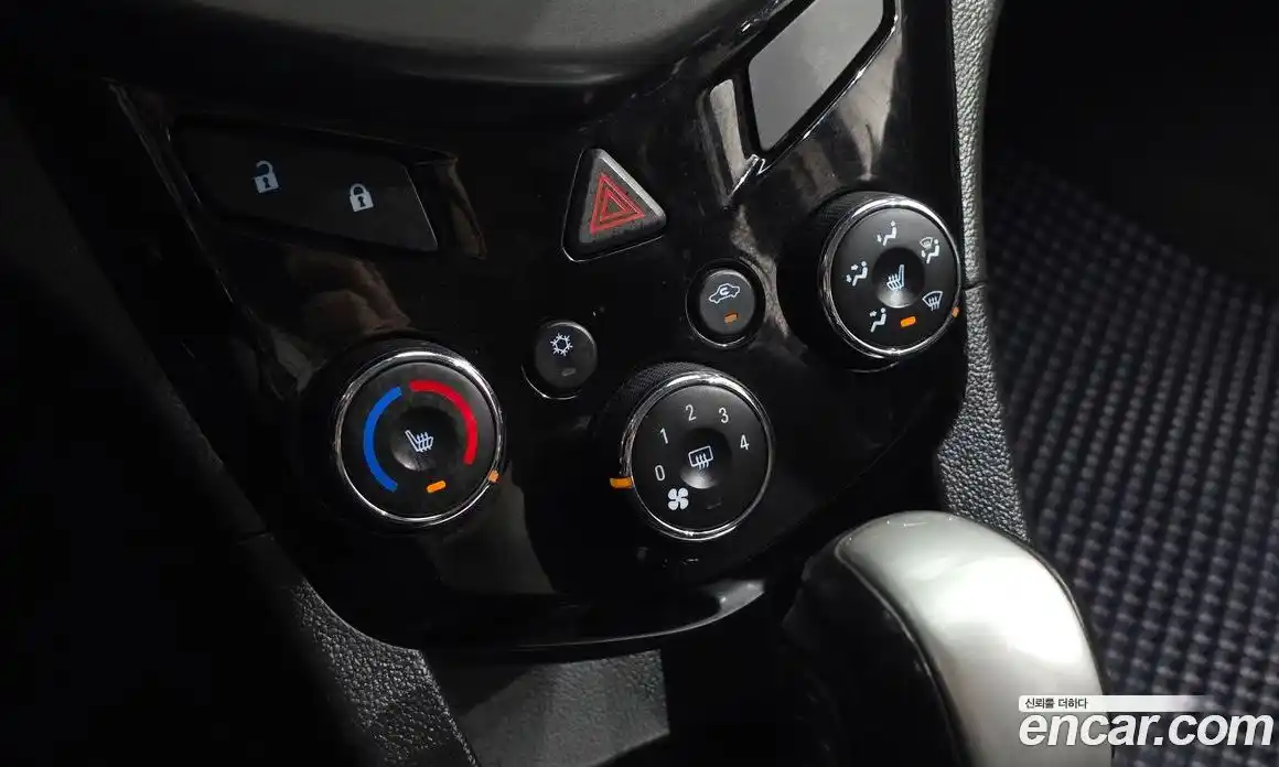 Chevrolet Aveo 2015 1.4 Автомат в Москве № 492986, фото 18