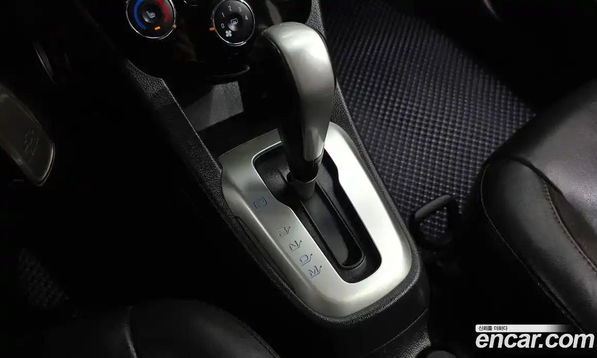 Chevrolet Aveo 2015 1.4 Автомат в Москве № 492986, фото 9