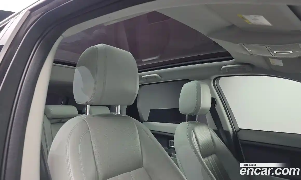 Land Rover Discovery Sport 2017 2.0 Автомат в Москве № 493444, фото 17