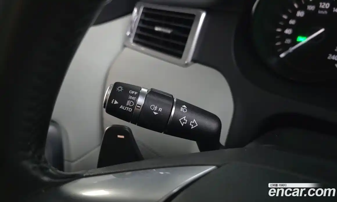 Land Rover Discovery Sport 2017 2.0 Автомат в Москве № 493444, фото 18