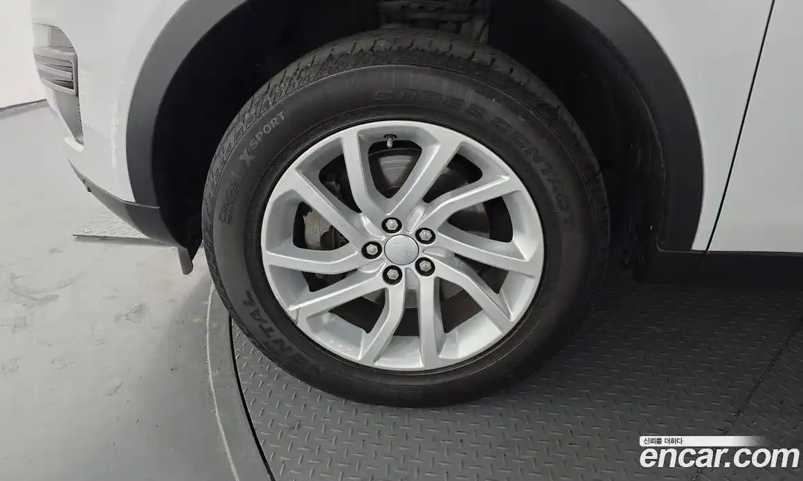 Land Rover Discovery Sport 2017 2.0 Автомат в Москве № 493444, фото 5