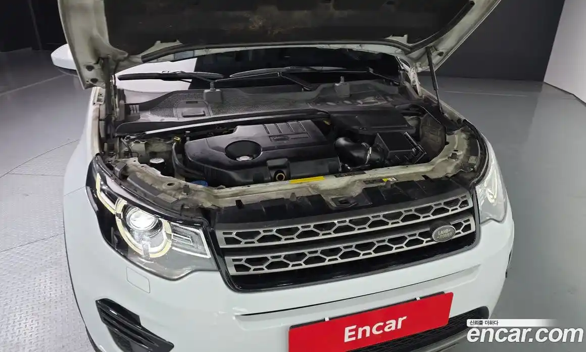 Land Rover Discovery Sport 2017 2.0 Автомат в Москве № 493444, фото 6