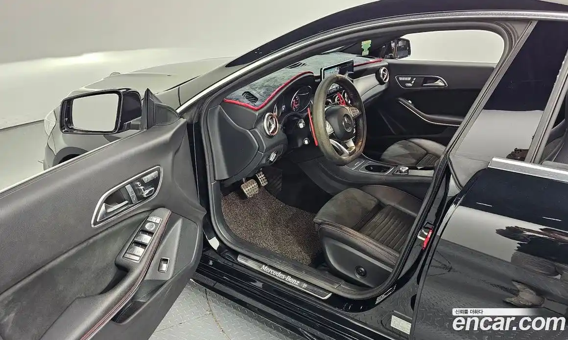 Mercedes-Benz CLA-Class 2018 2.0 Автомат в Москве № 494890, фото 11