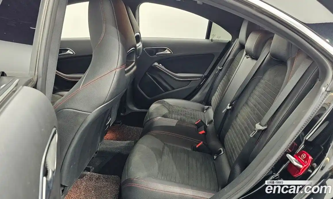 Mercedes-Benz CLA-Class 2018 2.0 Автомат в Москве № 494890, фото 12