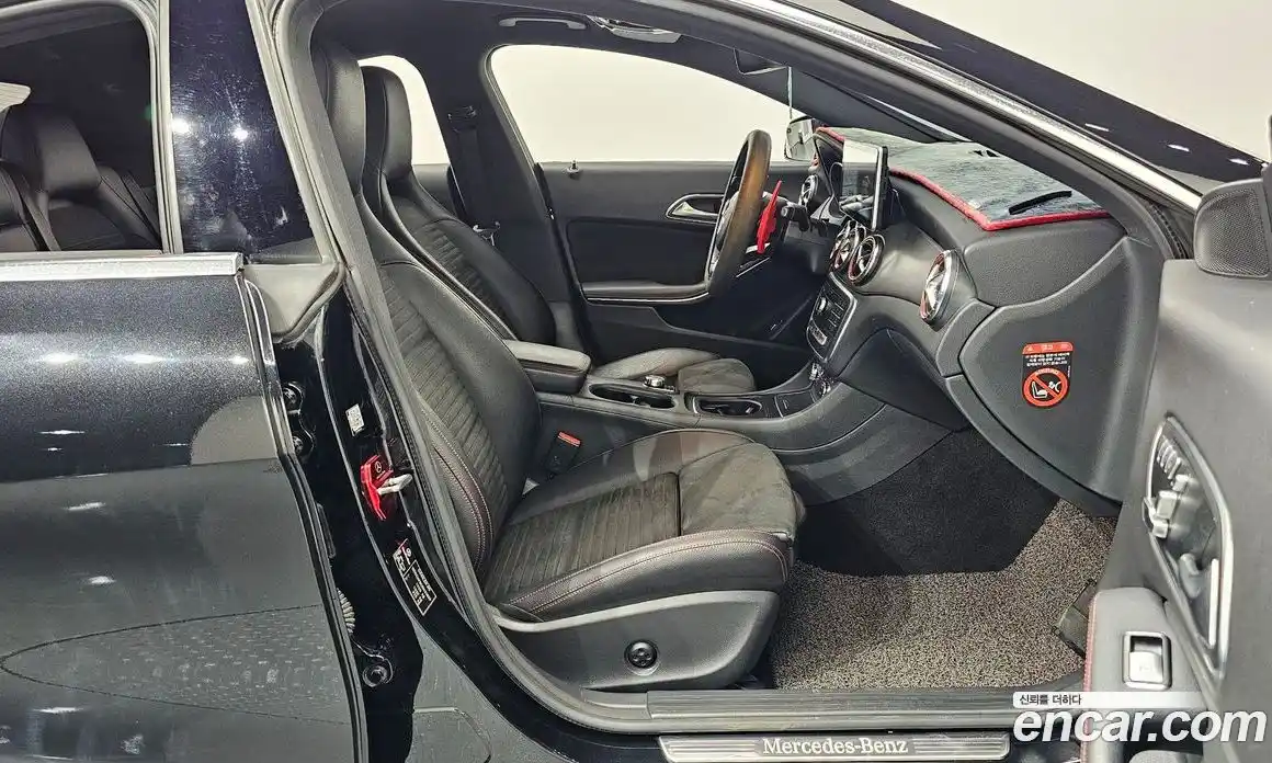 Mercedes-Benz CLA-Class 2018 2.0 Автомат в Москве № 494890, фото 10