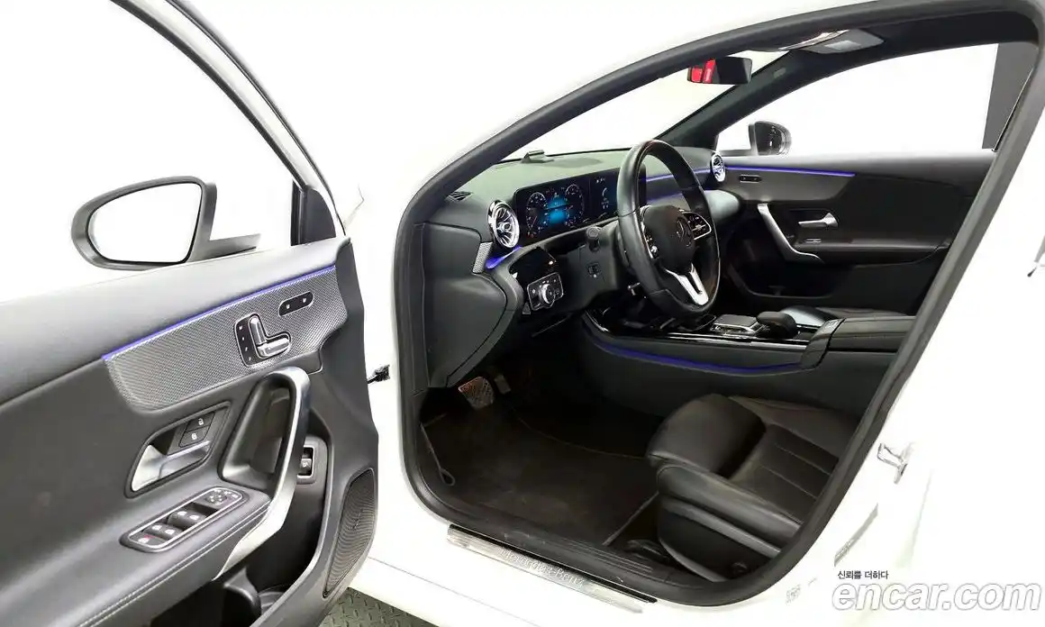 Mercedes-Benz A-Class 2021 2.0 Автомат в Москве № 495049, фото 16