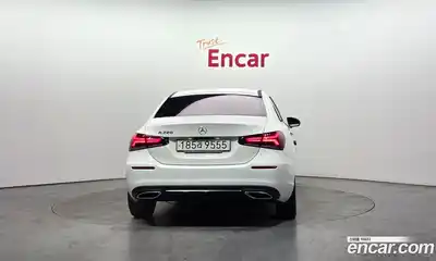 Mercedes-Benz A-Class 2021 2.0 Автомат в Москве № 495049, миниатюра 4