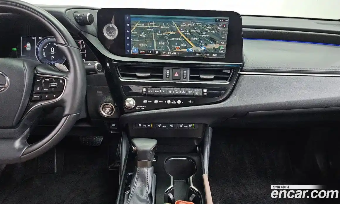 Lexus ES 2023 2.5 Автомат в Москве № 499592, фото 17