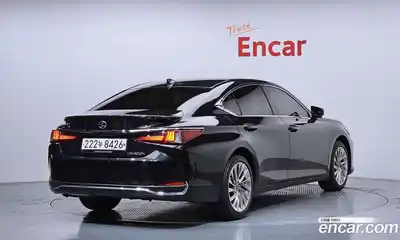 Lexus ES 2023 2.5 Автомат в Москве № 499592, миниатюра 2