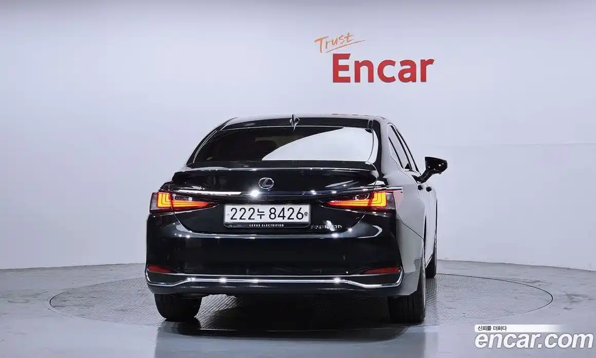 Lexus ES 2023 2.5 Автомат в Москве № 499592, фото 4