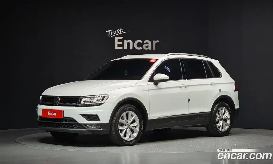 Volkswagen Tiguan 2020 2.0 Автомат в Москве № 499919, фото 1