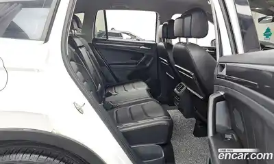 Volkswagen Tiguan 2020 2.0 Автомат в Москве № 499919, миниатюра 12