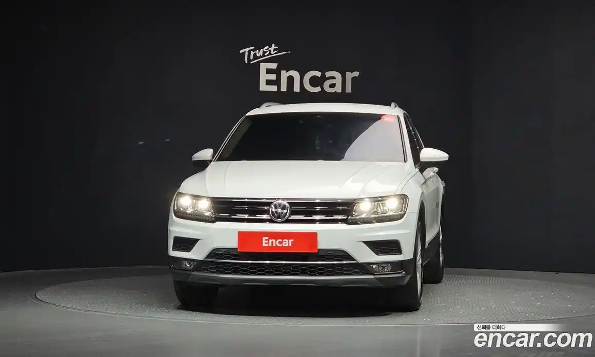 Volkswagen Tiguan 2020 2.0 Автомат в Москве № 499919, фото 3